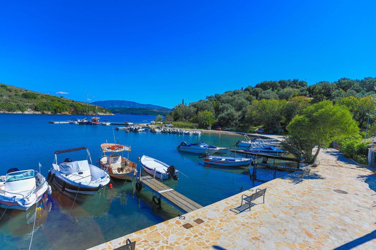 Theophilos Ena Agios Stefanos  Exterior photo